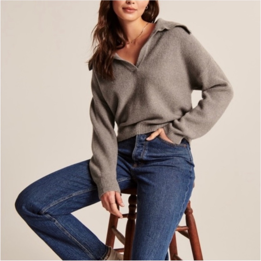 Abercrombie & Fitch Notch Neck Sweater Polo - Taupe, Size Small